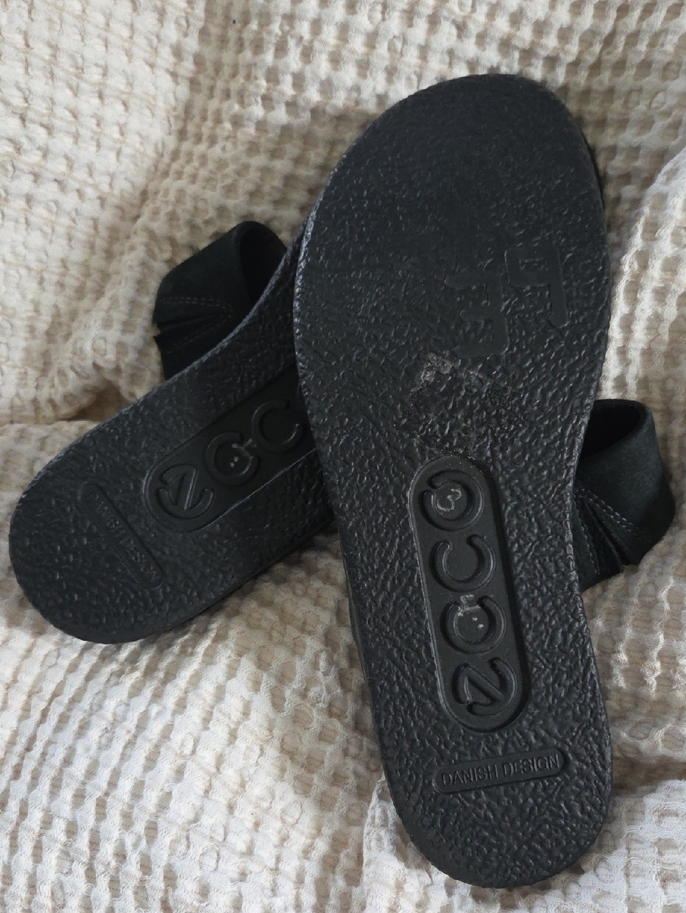 Ecco Flote Black Leather Slides Sandals - Picture 5 of 8